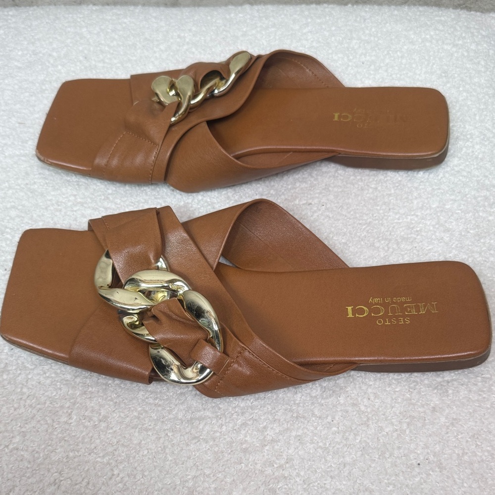 Sesto Meucci Tan Sandals with Gold Chain Detail